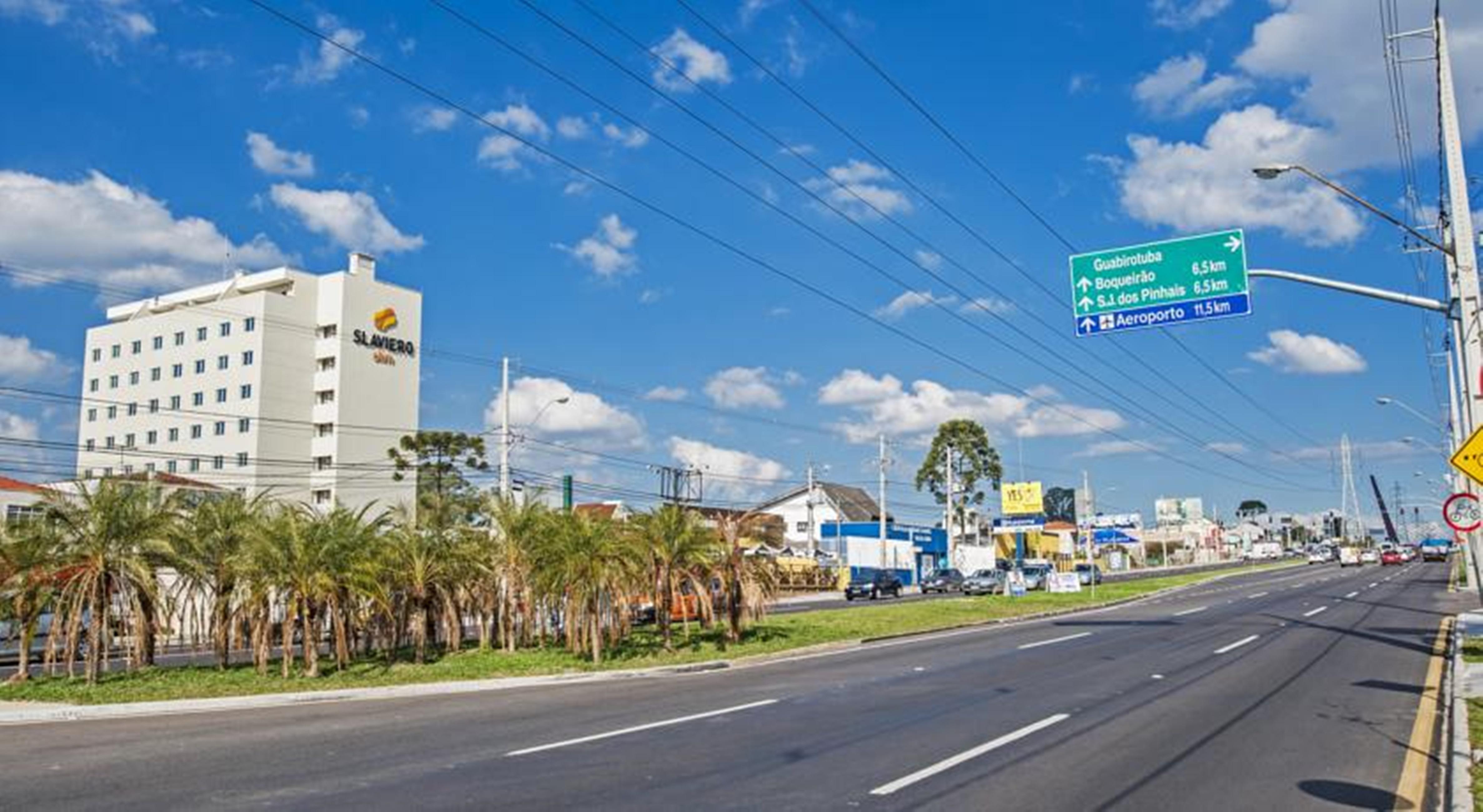 Slim Curitiba Av. Das Torres By Slaviero Hoteis Dış mekan fotoğraf